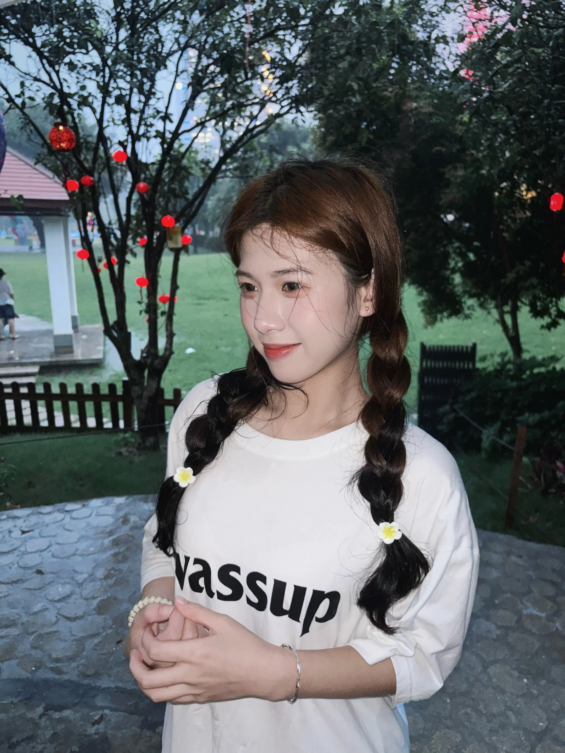 你像一场大雨 淋湿我的眼睛。