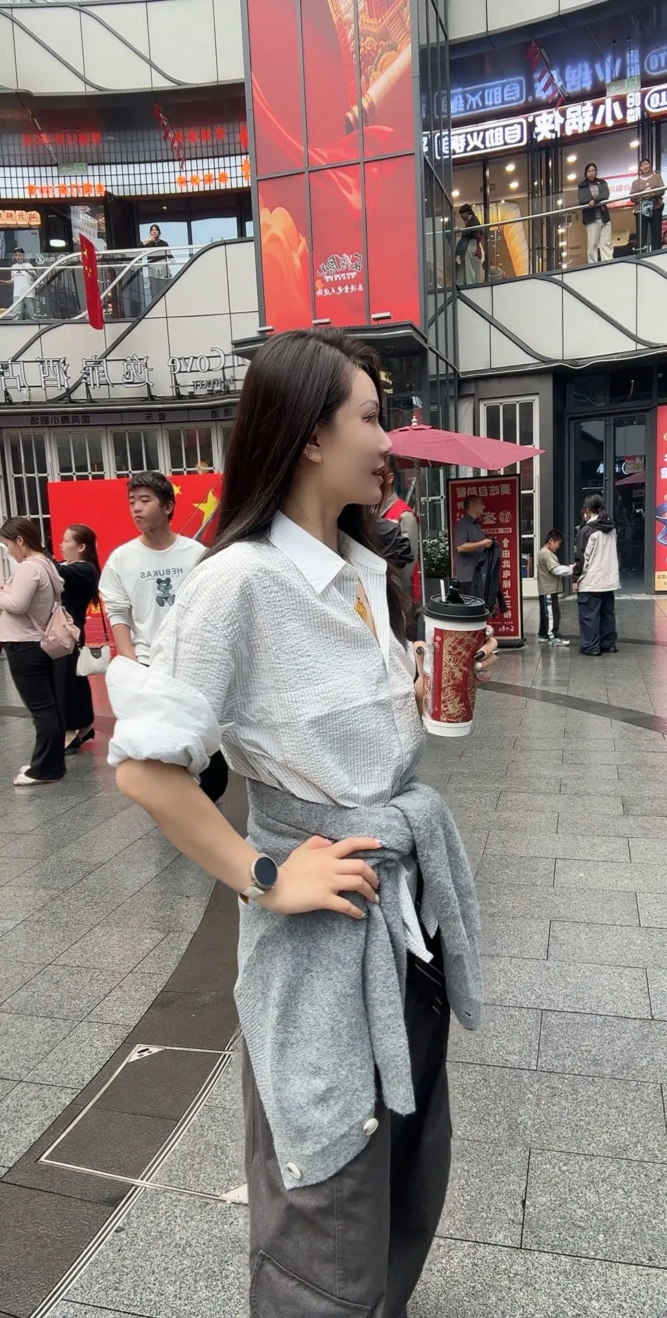 风雨无阻，下雨天胖东来逛一天，吃饱了，钱也花了，开心，突然发现开心的事...