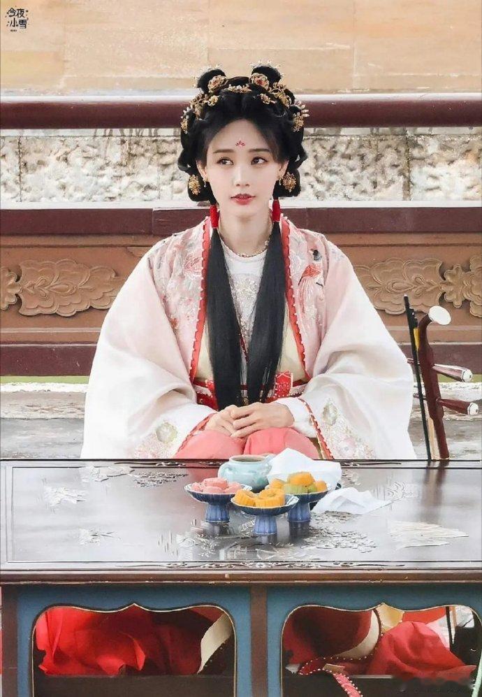 古装剧大家都有刘海，都有须须，为什么就不答应鞠婧祎有刘海啊 ​​​
