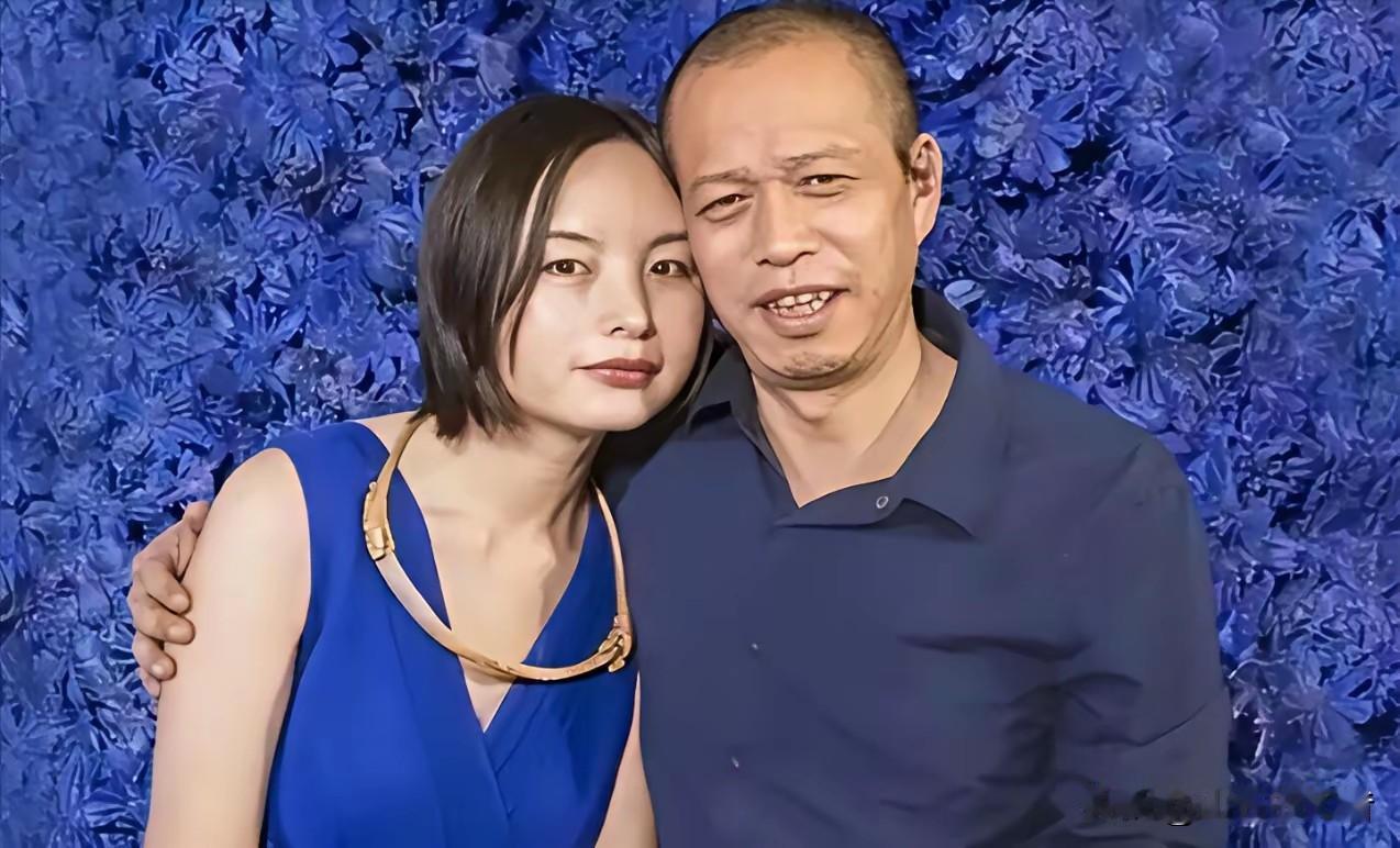 "疯子"何云昌：取下自己的一根肋骨，做项链送给爱人，还把自己浇筑在水泥里面。 2