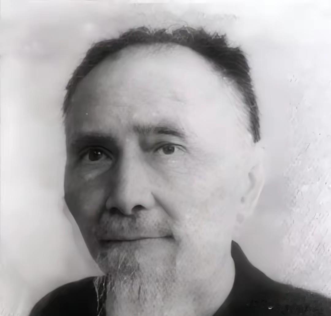 1935年，66岁孙中山保镖被日本人囚禁，特务端来断头饭，谁料他啃完鸡腿偷藏两根
