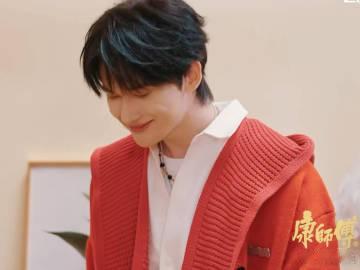 余宇涵表演全靠一张嘴余宇涵还是收红包的年纪 余宇涵的嘴巴仿佛能说话，微小的表情变