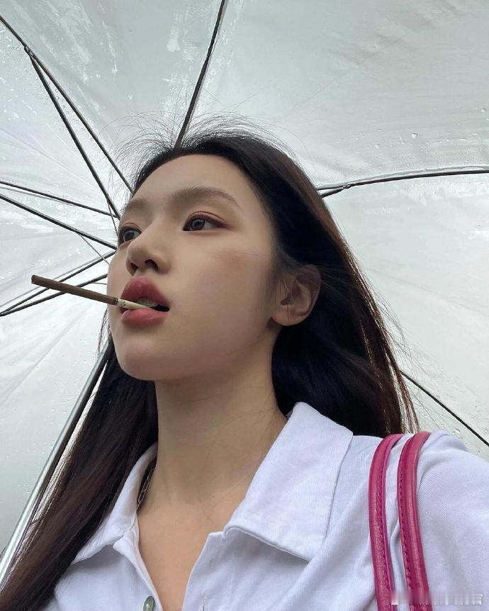 果然美女都是狠角色 