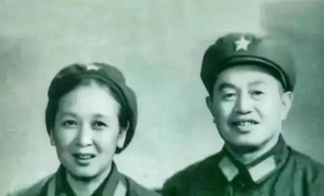 1940年，皮定均看上了女干部张烽，于是就让县长去说媒，可张烽听说了县长的来意后