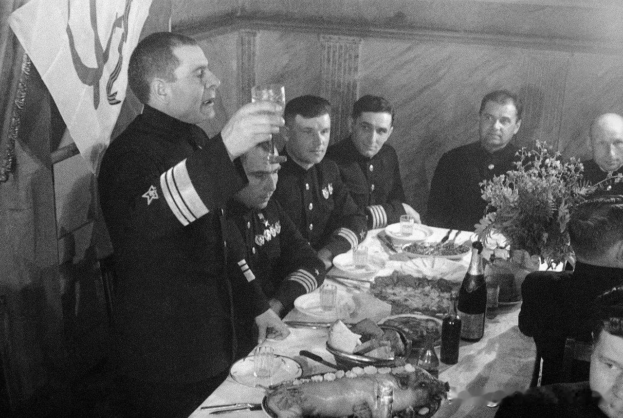 [呲牙] “一猪换一舰，英名千秋传”——1942年8月24日，北方舰队司令阿塞尼