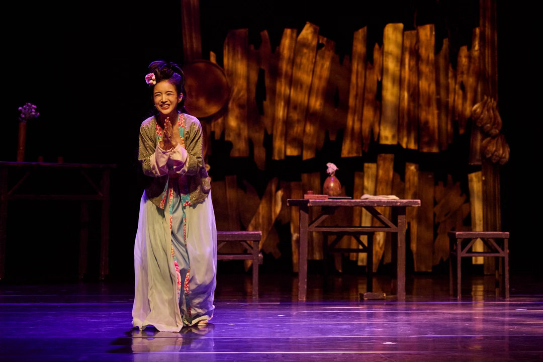 林依晨张震让我们吃的很好 法拉利老了依旧是法拉利，张震就是这句话本人。林依晨从少