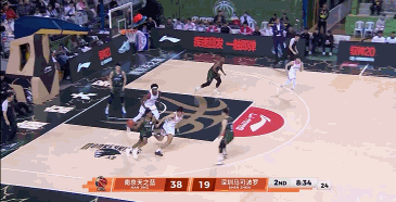 一波流打崩！同曦全员开火13-2，分差飙升至21分同曦男篮vs深圳男篮