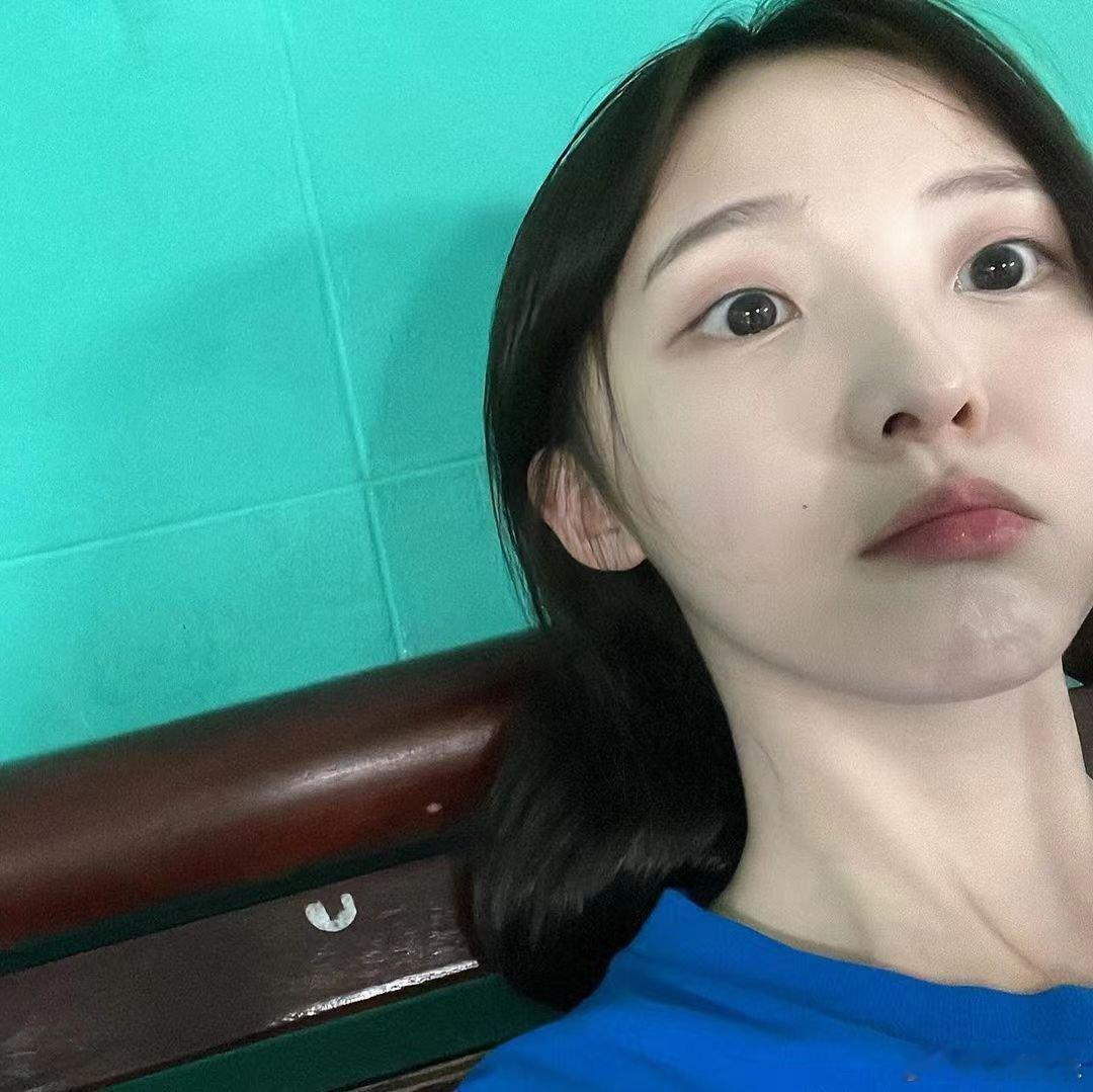 #硬糖少女303##郑乃馨# 今日份糖妹新鲜物料郑乃馨IG更新照片分享日常随拍从