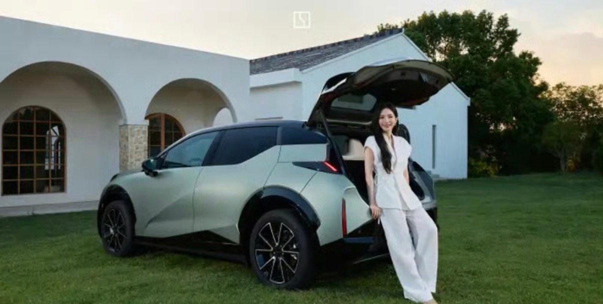 【焕新极氪X将于11月5日亮相 推出西雅图绿配色】11月3日，我们从官方获悉，焕