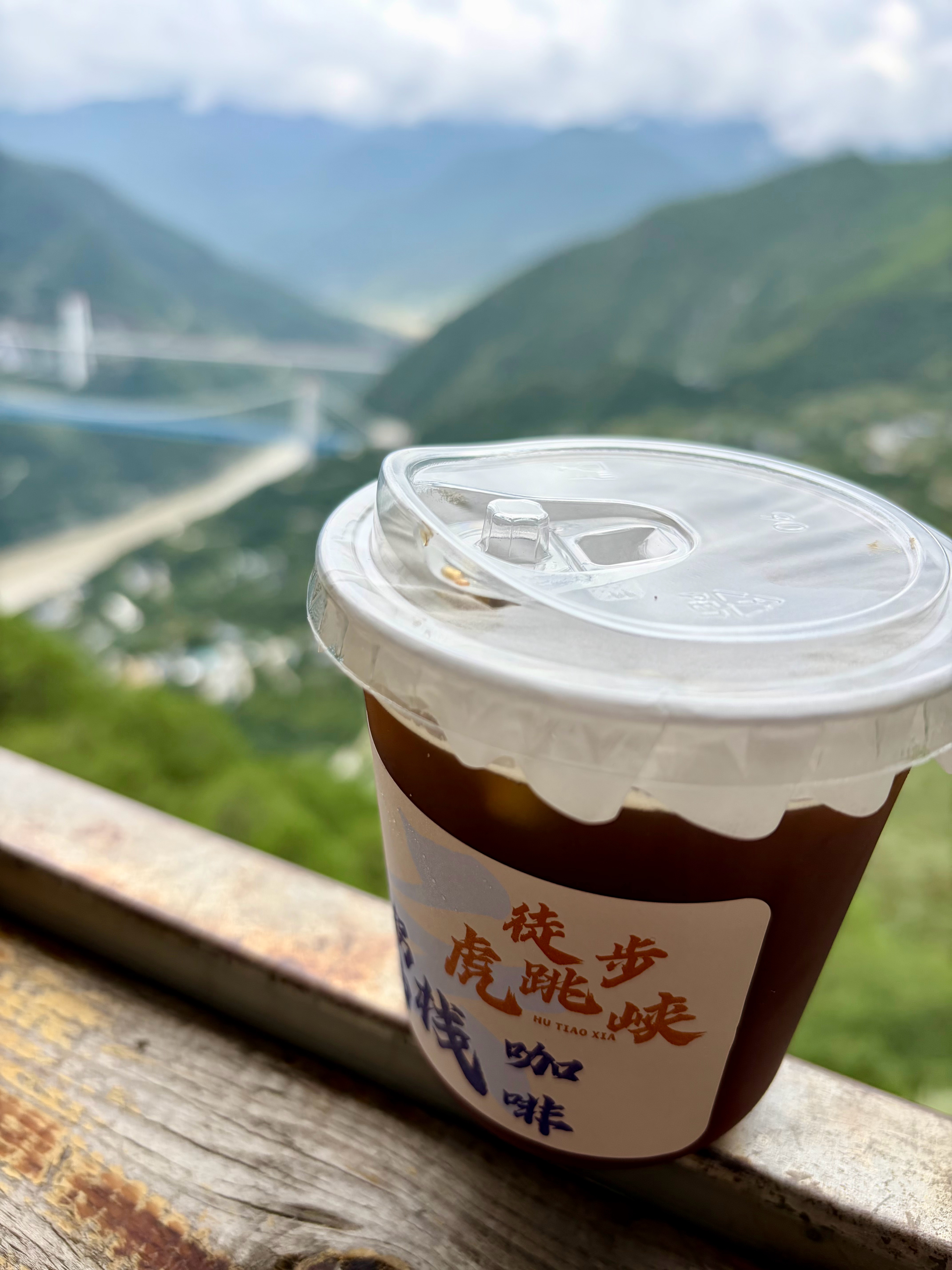 小米鹏程无论有意还是无意，它触及了一个我非常喜欢的生活方式：vanlife。就是