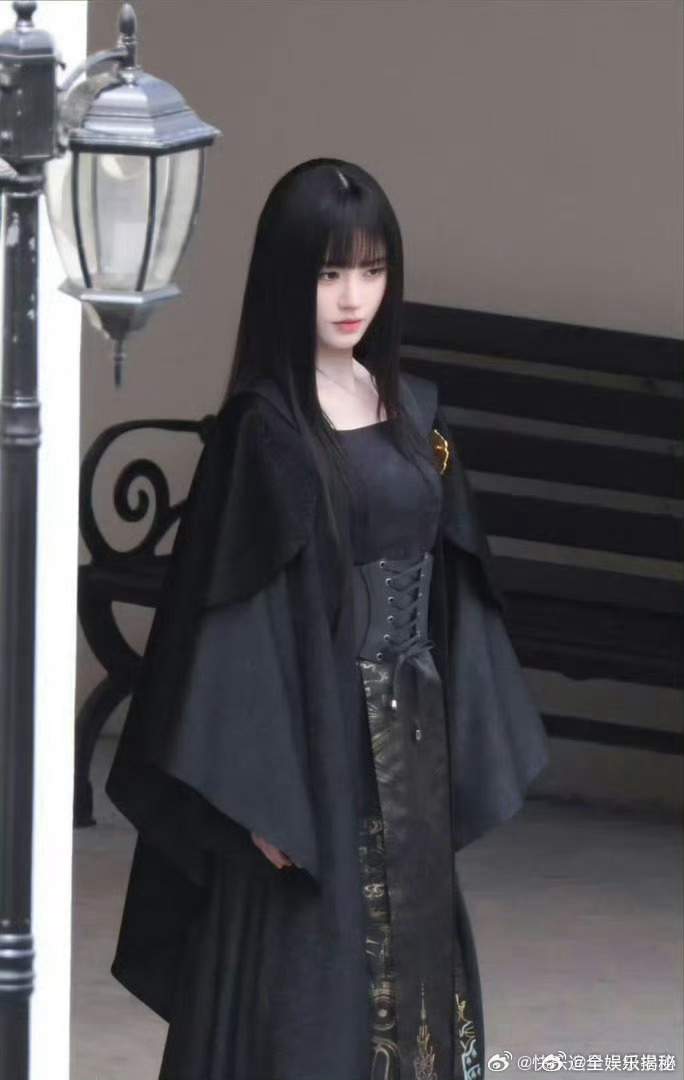 鞠婧祎万花世界魔尊重生副本 啊啊啊拍到 听到魔尊重生了 世界！鞠婧祎这个魔尊造型