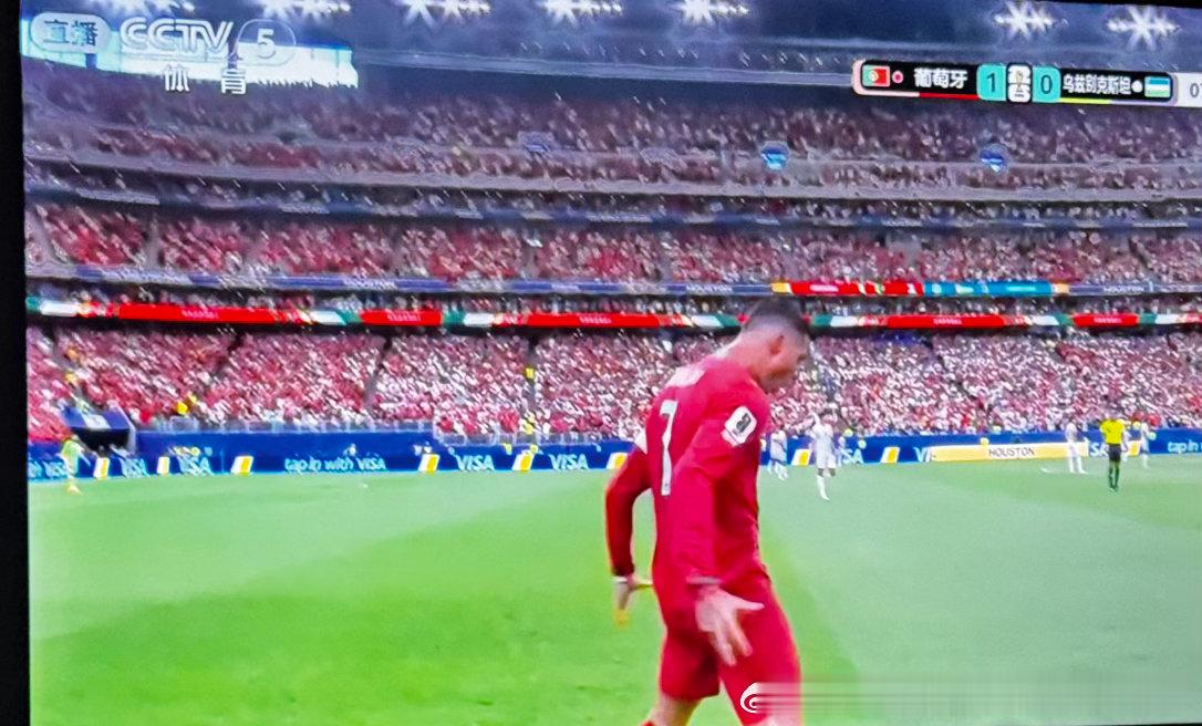 葡萄牙首发C罗进球了，葡萄牙🇵🇹1:0暂时领先… 