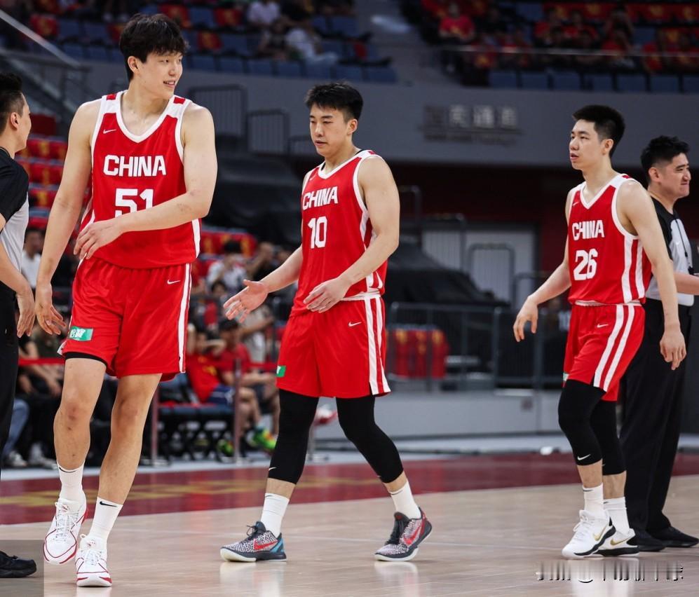 中国男篮vs日本男篮大名单出炉，一人稳如狗
7月2日，中国男篮公布明晚男篮世界杯