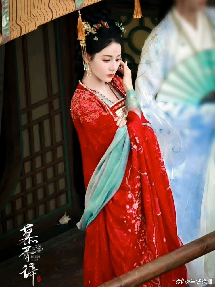 【内娱女星古装扮相大赏，谁让你一眼入坑】女主角的造型永远是一部古装剧的灵魂所在，