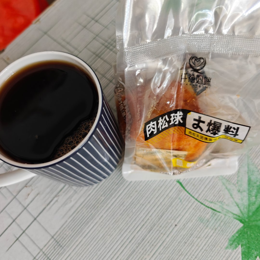 不用赶时间的下午一口面包一口咖啡连空气里都飘着不用着急的松弛感 ​​​