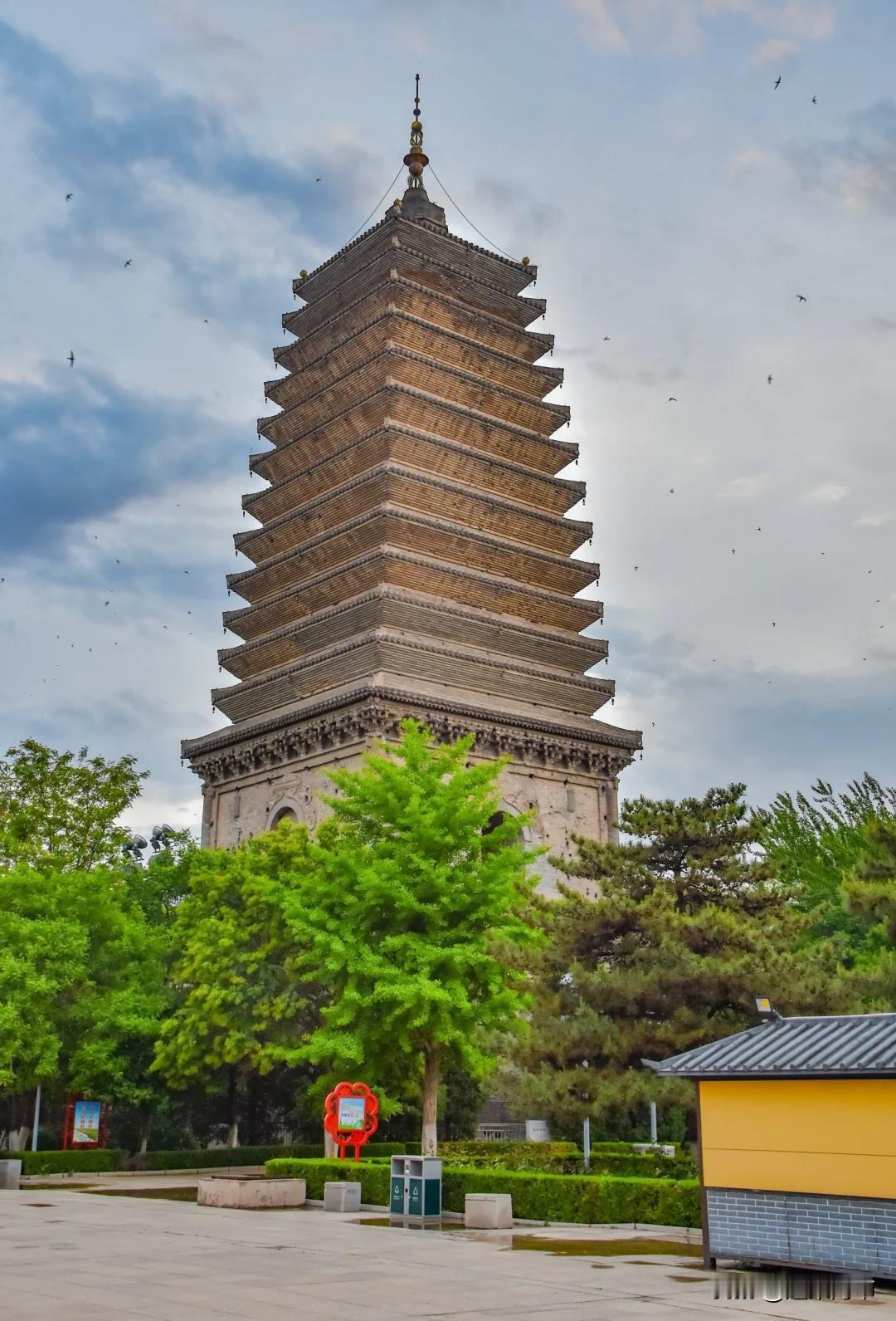 朝阳曾经有三座塔，三座塔曾经就是朝阳这嘎达的地名，这是大多数朝阳人都知道的事。但