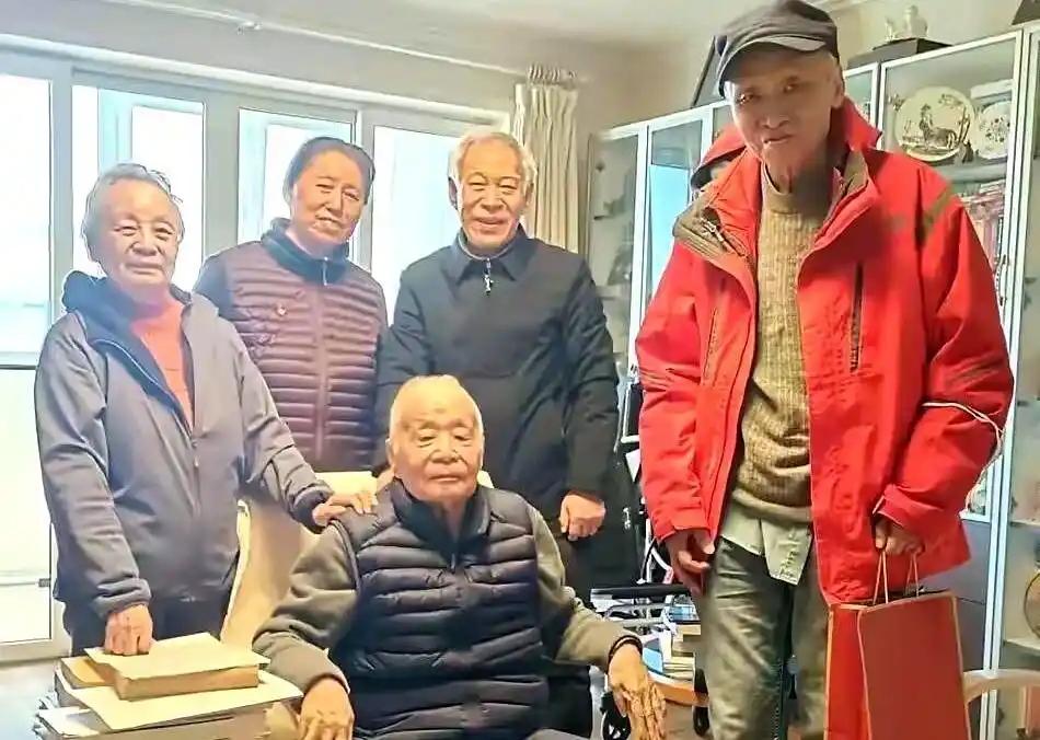 【王小东不讽刺我，他还能干什么？】

有网友给我留言说：项老师，王小东又做视频讽