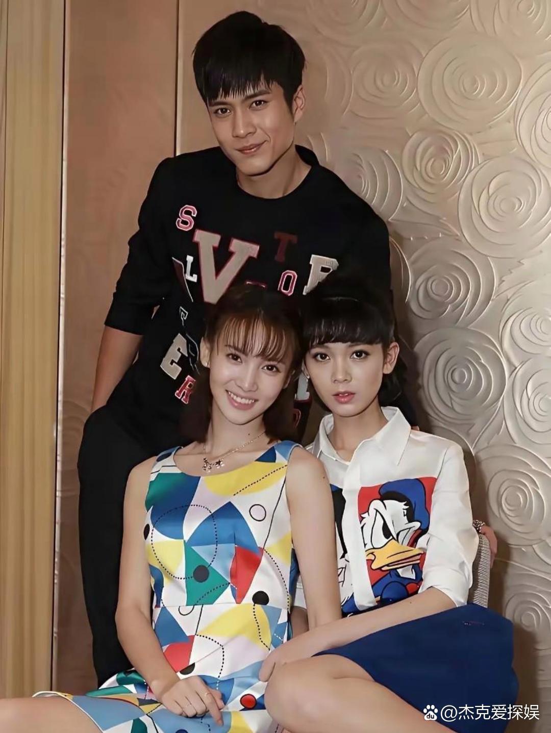 这时候金晨还没有歪嘴，《无心法师》的幕后照。 