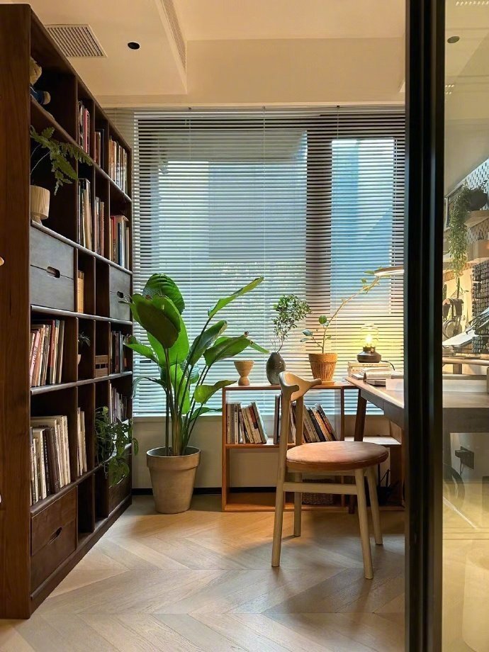 理想的书房不需要很大，5平米就够了！  