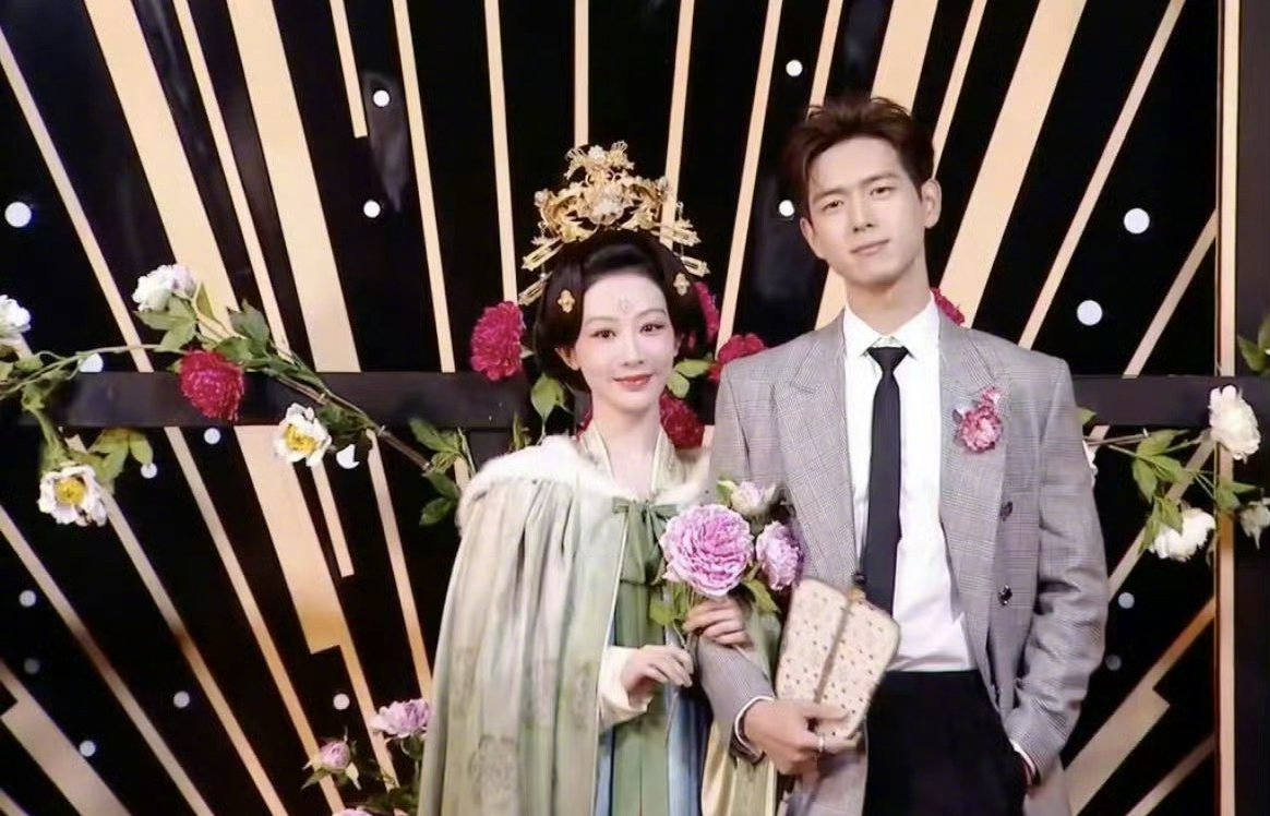 杨紫杀死了剧宣比赛 《国色芳华》最强剧宣[作揖][666] 