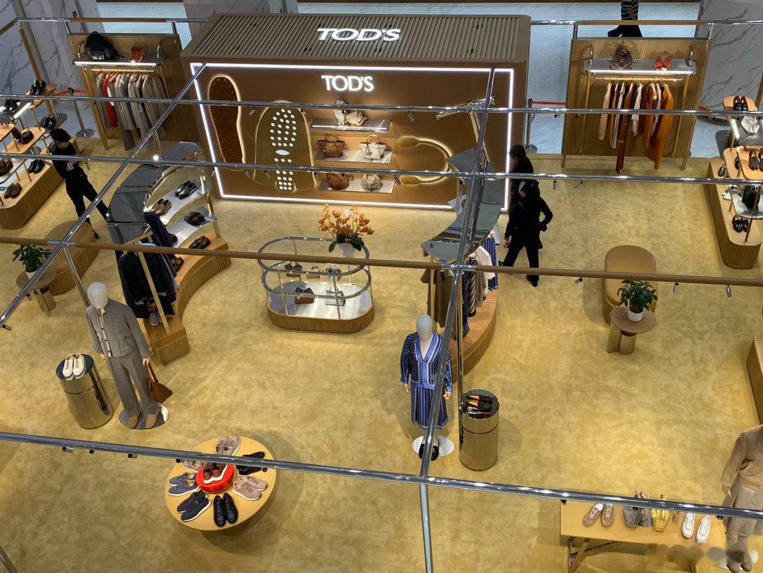 Tods在合肥银泰中心快闪希望能开个正铺店吧 