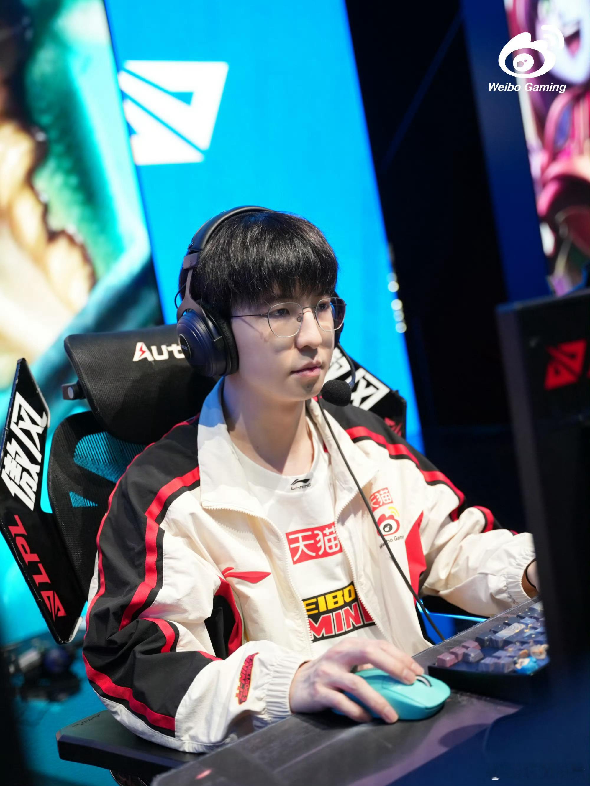 玩加专访 我们将采访到WBG的Elk选手，大家有什么想问的问题吗，关于生活和比赛