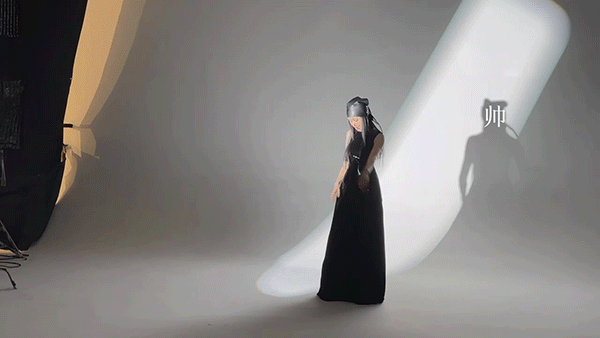 哈哈哈哈哈哈哈哈哈哈哈爱看[笑哈哈]​​​