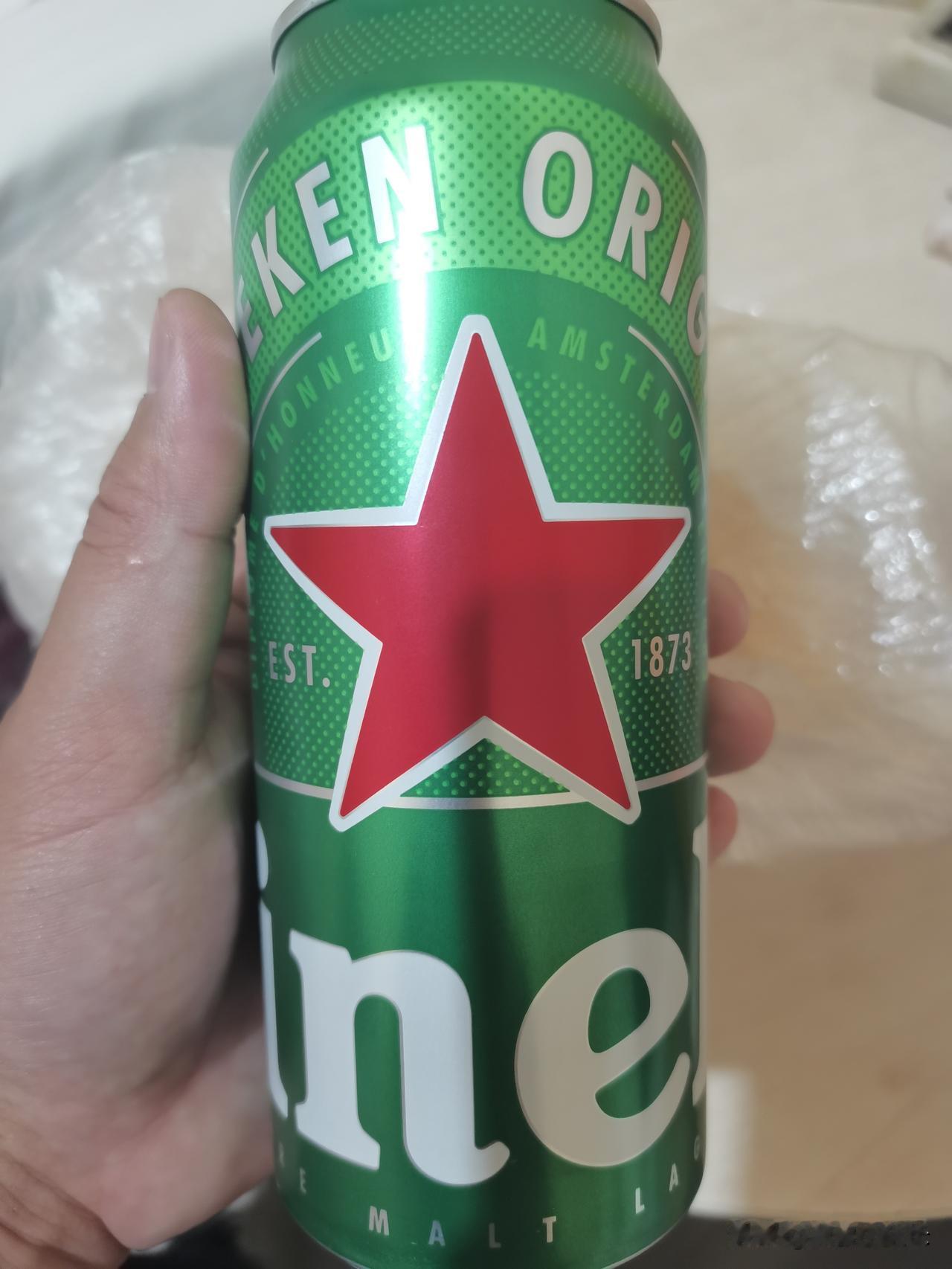 天热了，大家平时都在喝什么啤酒呢？最近在喝喜力和青岛啤酒白啤，感觉还不错。朋友们