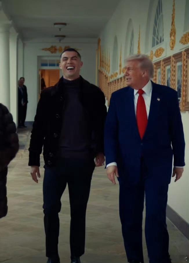 下面塞东西了吧😅