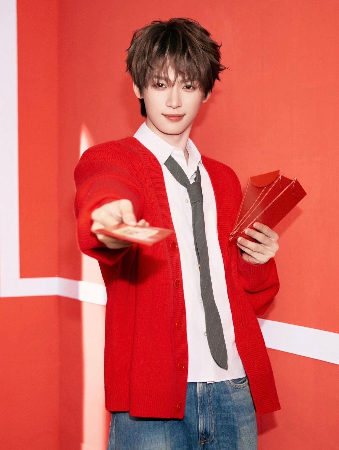 梓渝祝大家新年快乐马年大吉梓渝在外网也祝大家Happy Chinese New 