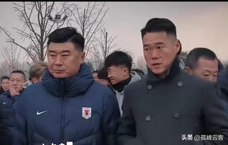 新赛季山东泰山的反向操作，宿茂臻担任主教练负责前台公关，而实际执行者则是代理教练