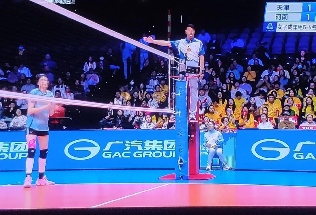 天津23-25再次输第三局比赛！总比分1-2！

第三局比赛，天津女排老将杨艺上