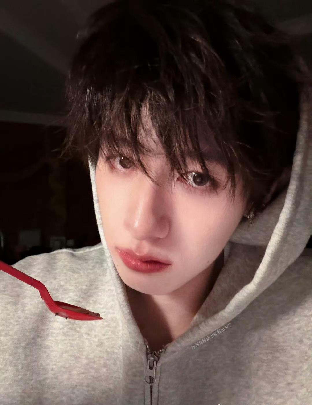 朱志鑫[超话] 3.9🧱8703+3558=12261


朱志鑫Prada米