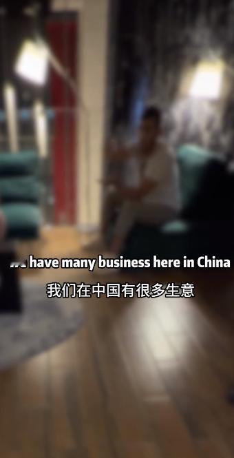 5月19日，上海一位健身博主发布的监控视频，让人看傻了眼。

繁华规整的上海闹市