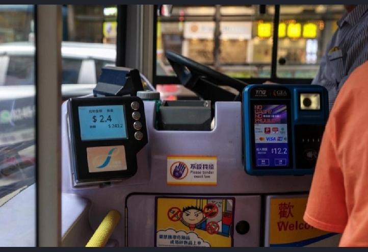 香港为了节省政府开支以及解决「长车短搭」问题，把60岁以上老乘车费2元，提高到2