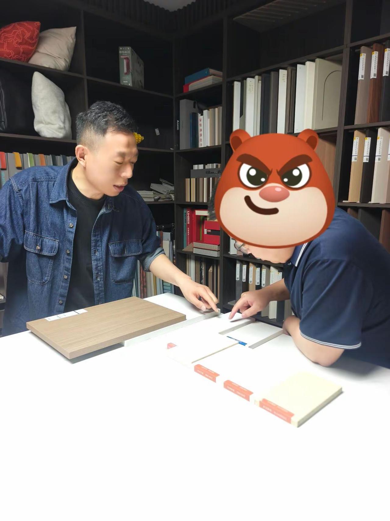 装修的第一步见面沟通交流加深彼此的了解！ 装修的第一步呢就是见面交流沟通，加深彼