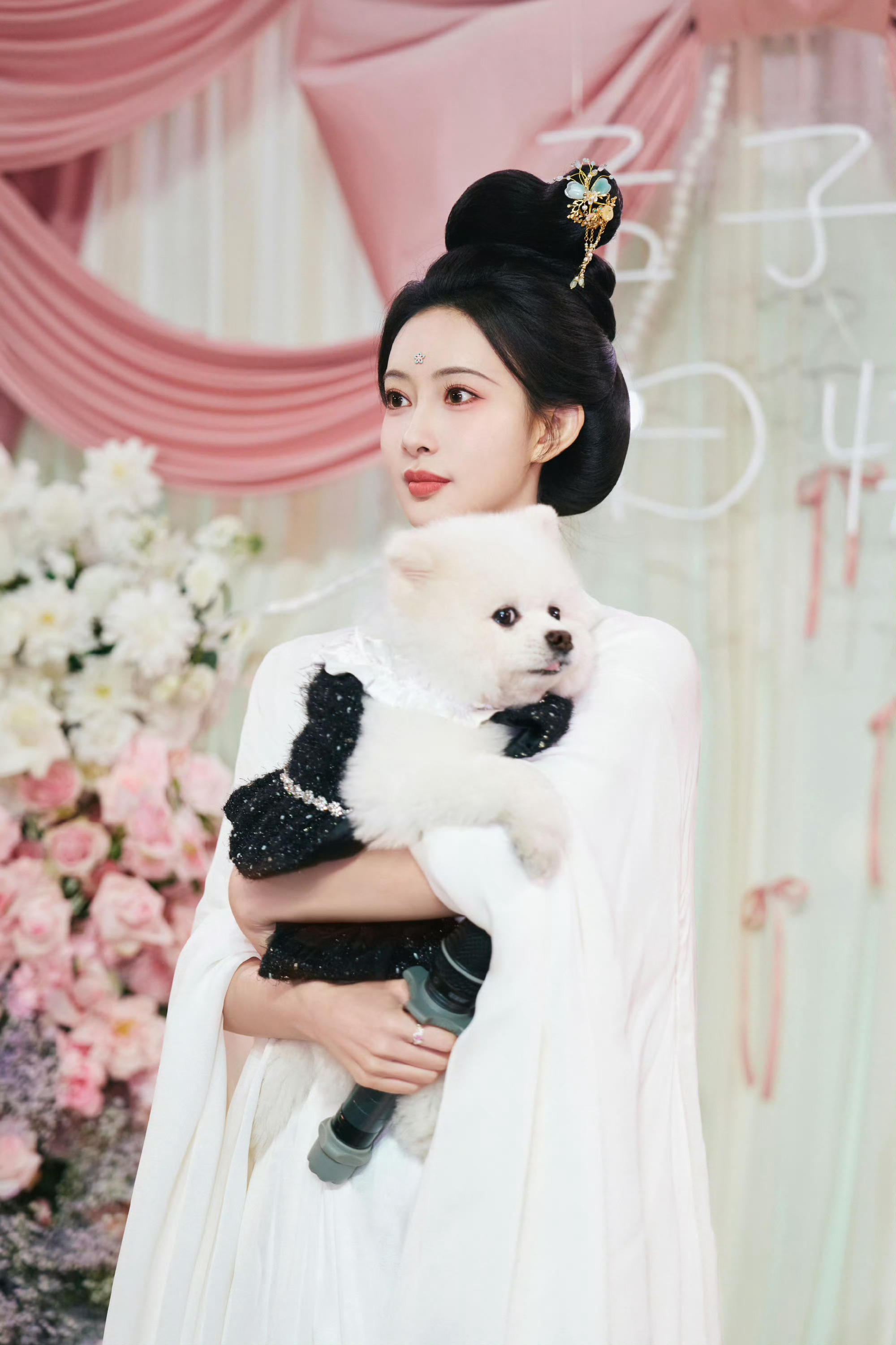 孟子义庆生照孟子义抱巧克力庆生孟子义抱巧克力庆生，好美，绝了 