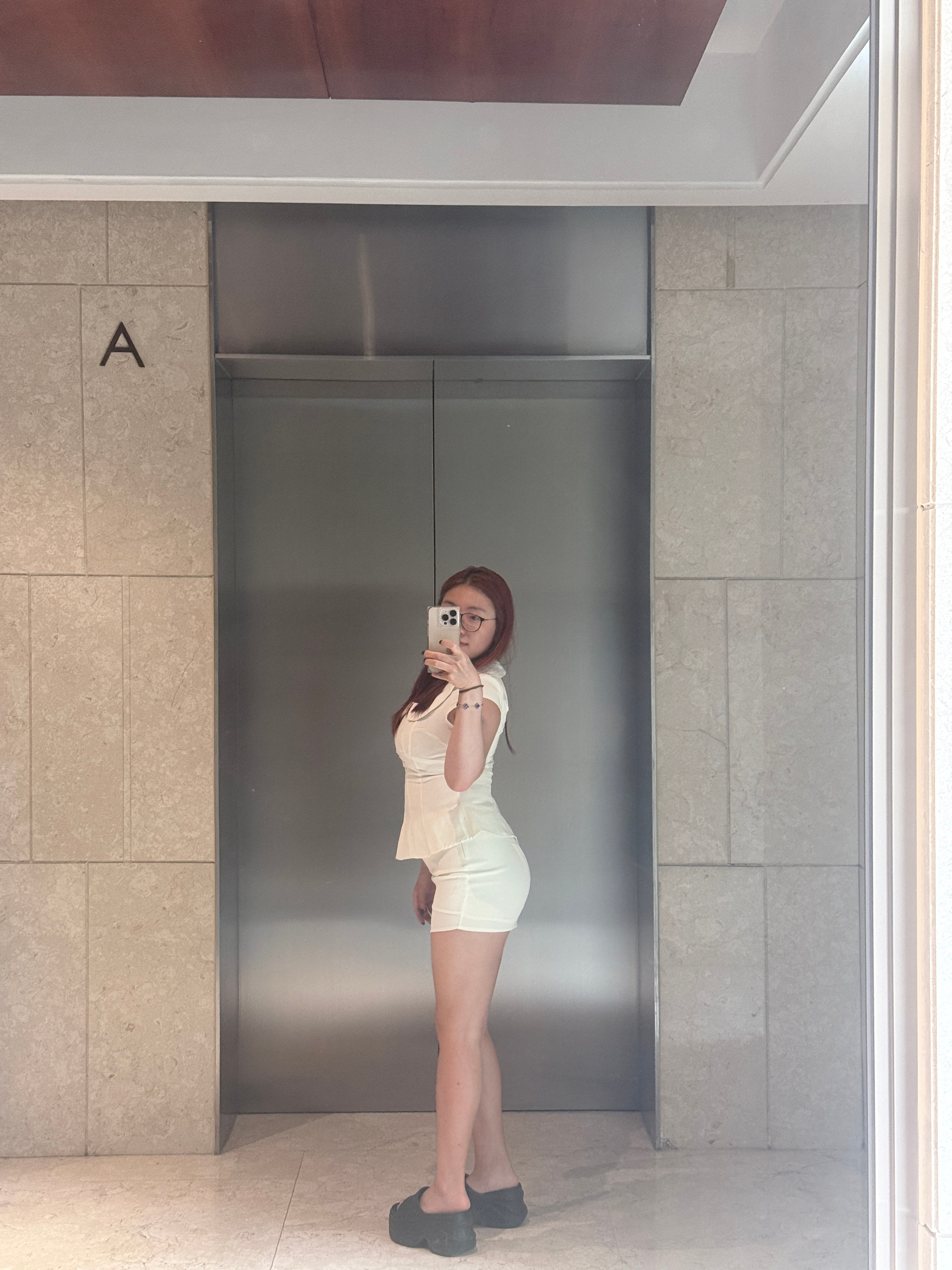 手腕突然疼不知道咋回事[悲伤]  ​​​