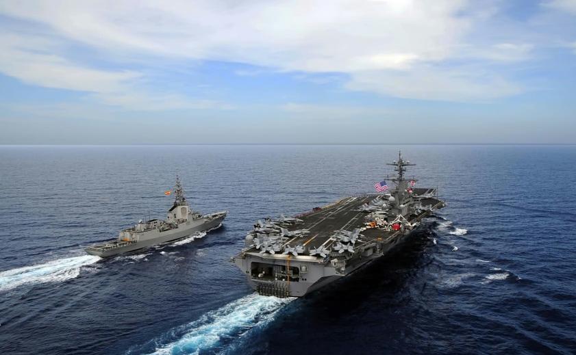 美国说是要把布什号航母也拉到中东去。现在美国能动的航母其实总共也就4艘。之前林肯