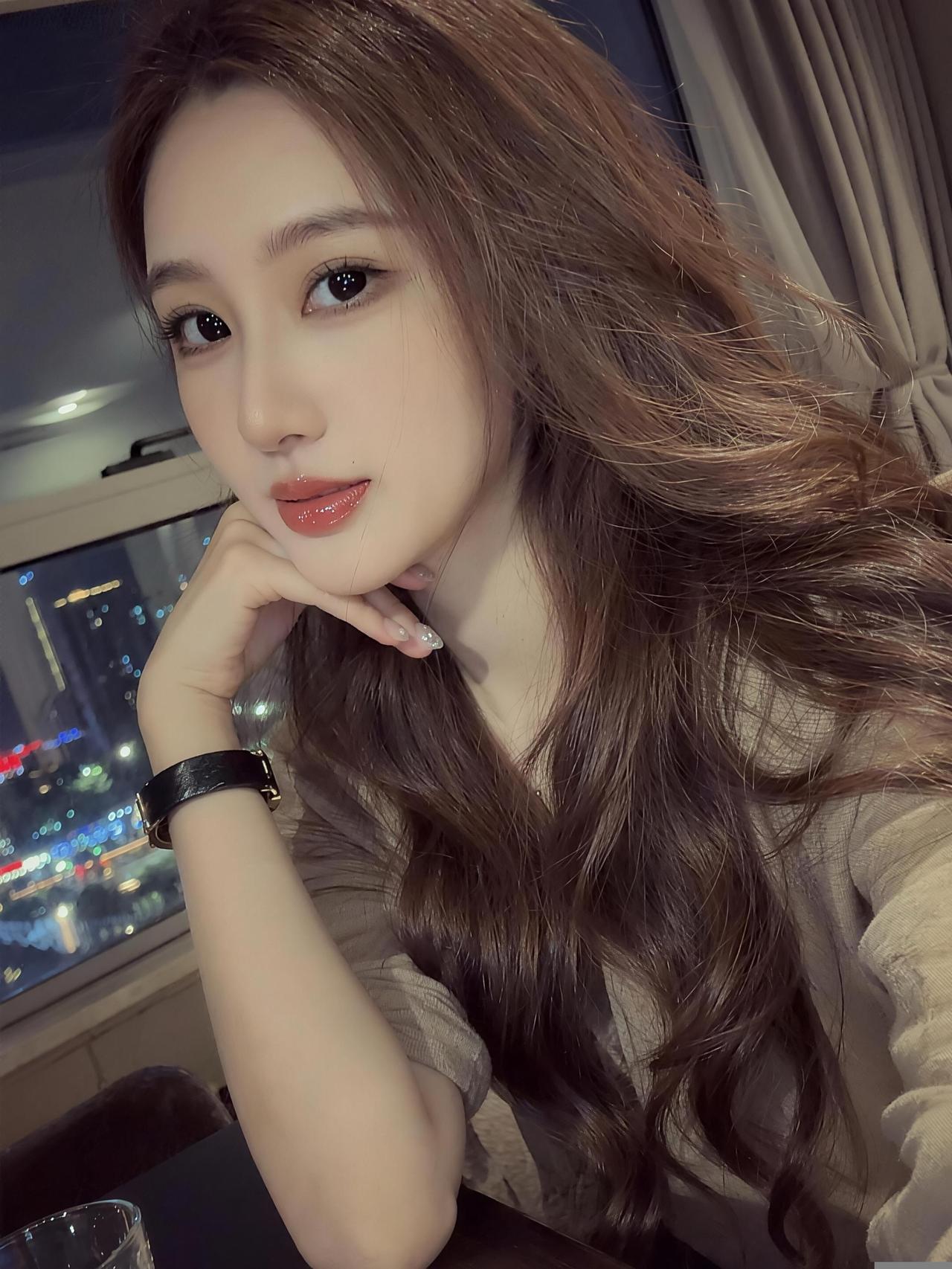 如果一个人足够喜欢你，他绝对会因为思念找你的，而不是因为你理他他才会来找你。友情