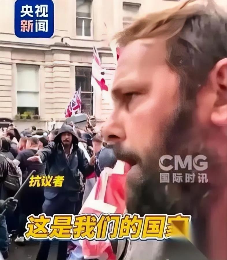 加拿大人又念华人好了？

只因新来的更“生猛”

多伦多街头最近画风突变：原本抱