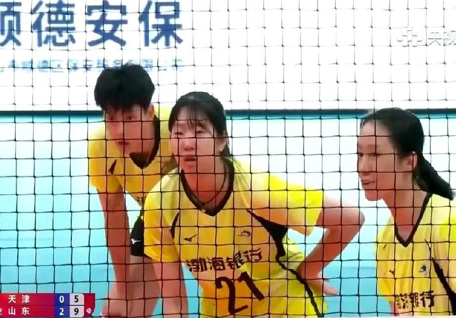“天津队被一传打懵了！”昨晚2025全锦赛决赛圈，山东3:1掀翻卫冕冠军，张倩+