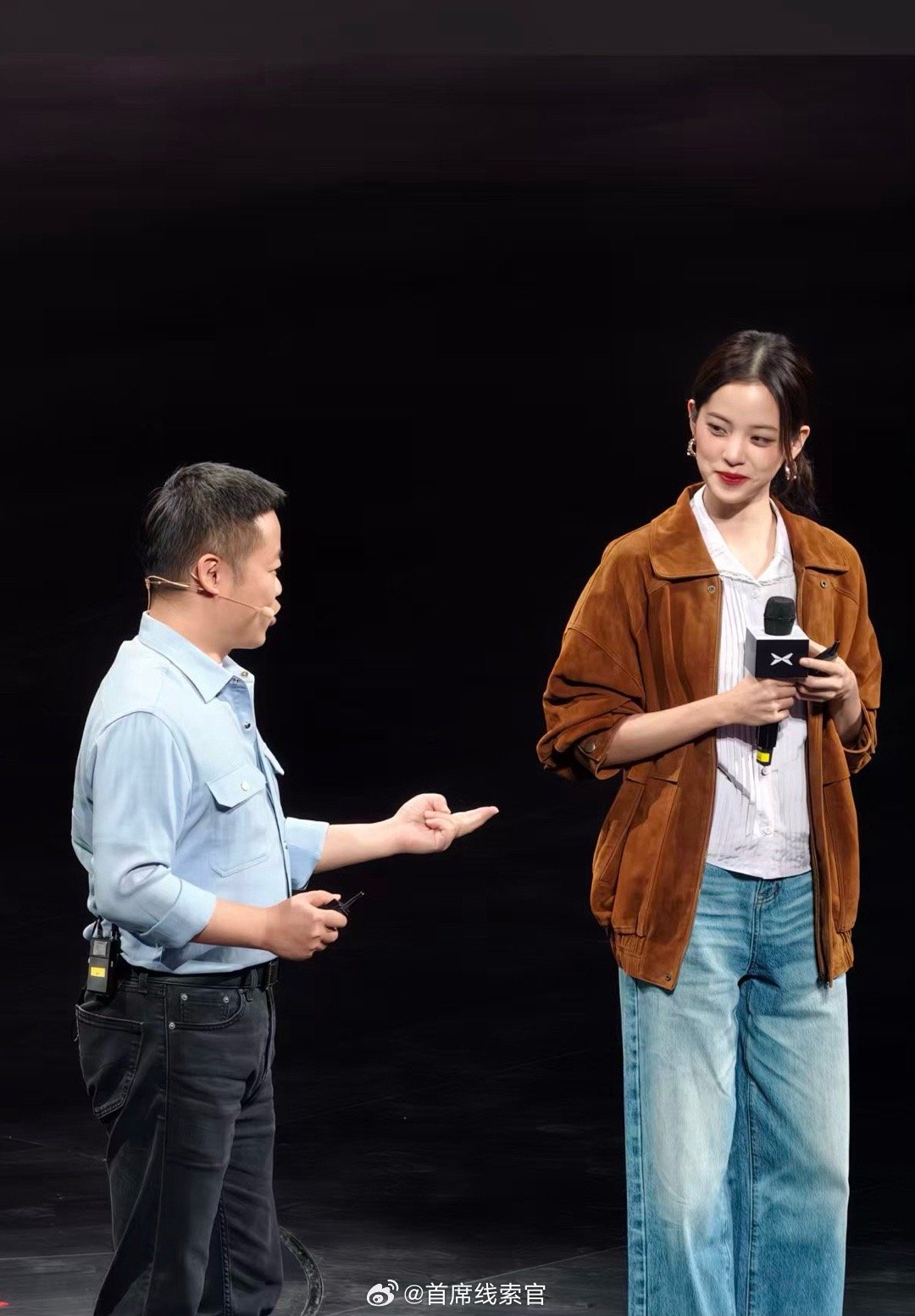 欧阳娜娜喊你和MONA一起出发大师兄说，每次 MONA 发布会都有两个最瞩目的时