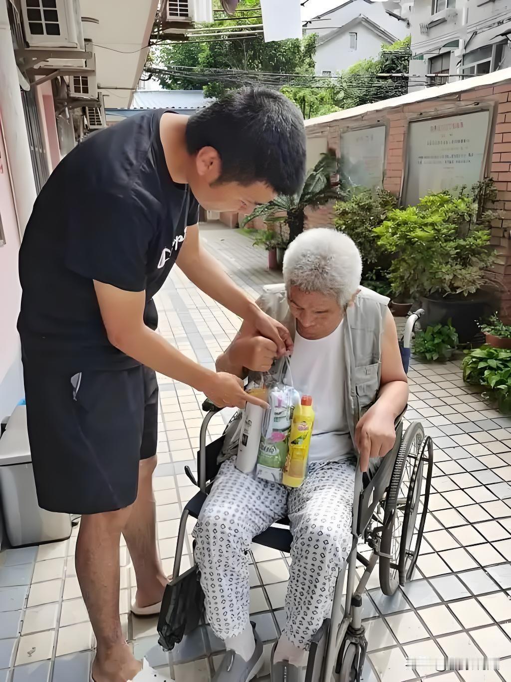 “好人有好报！”北京，孤寡残疾老人离世留下30多万遗产。亲姐、亲哥常年不探望、不