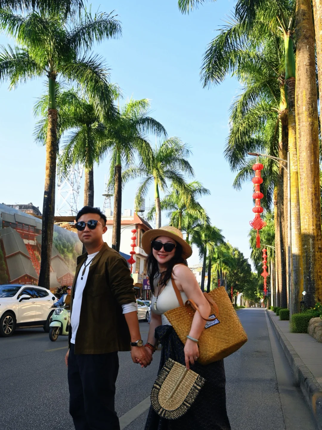 📍芒市 菩提街 |儿子给我俩拍到好看照片！