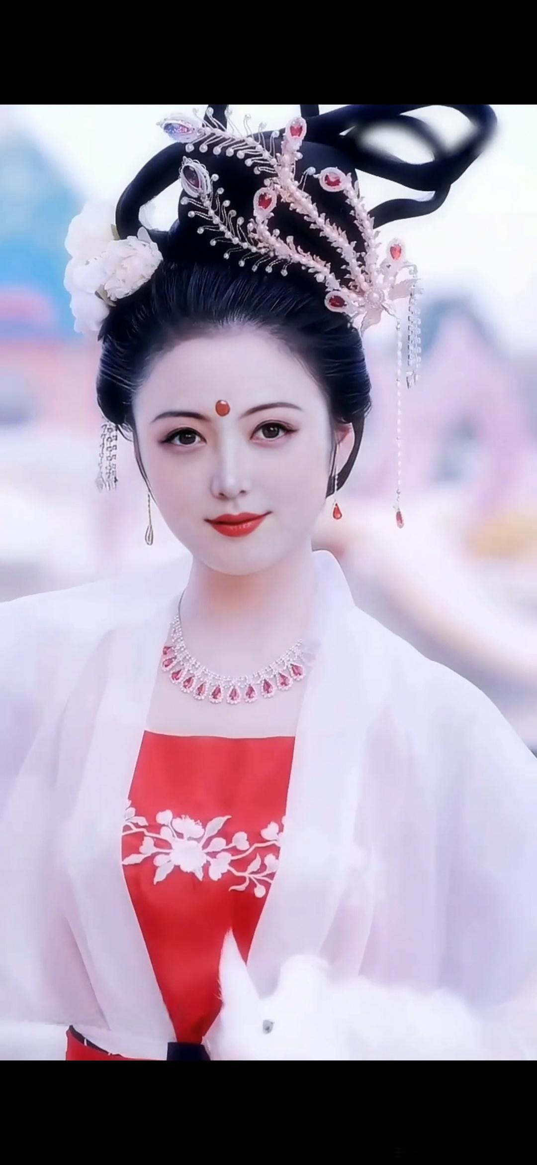 #情感# 原创——七绝·幽梦玉骨冰肌绝无瑕，清风明月伴梅花。夜深梦入凡尘境，疑是