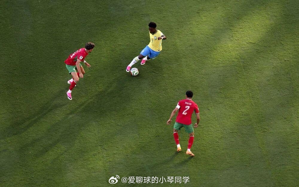 “巴西醒醒，这是世界杯！”巴西队被吐槽灾难首秀，已沦为“平民球队”？北京时间6月