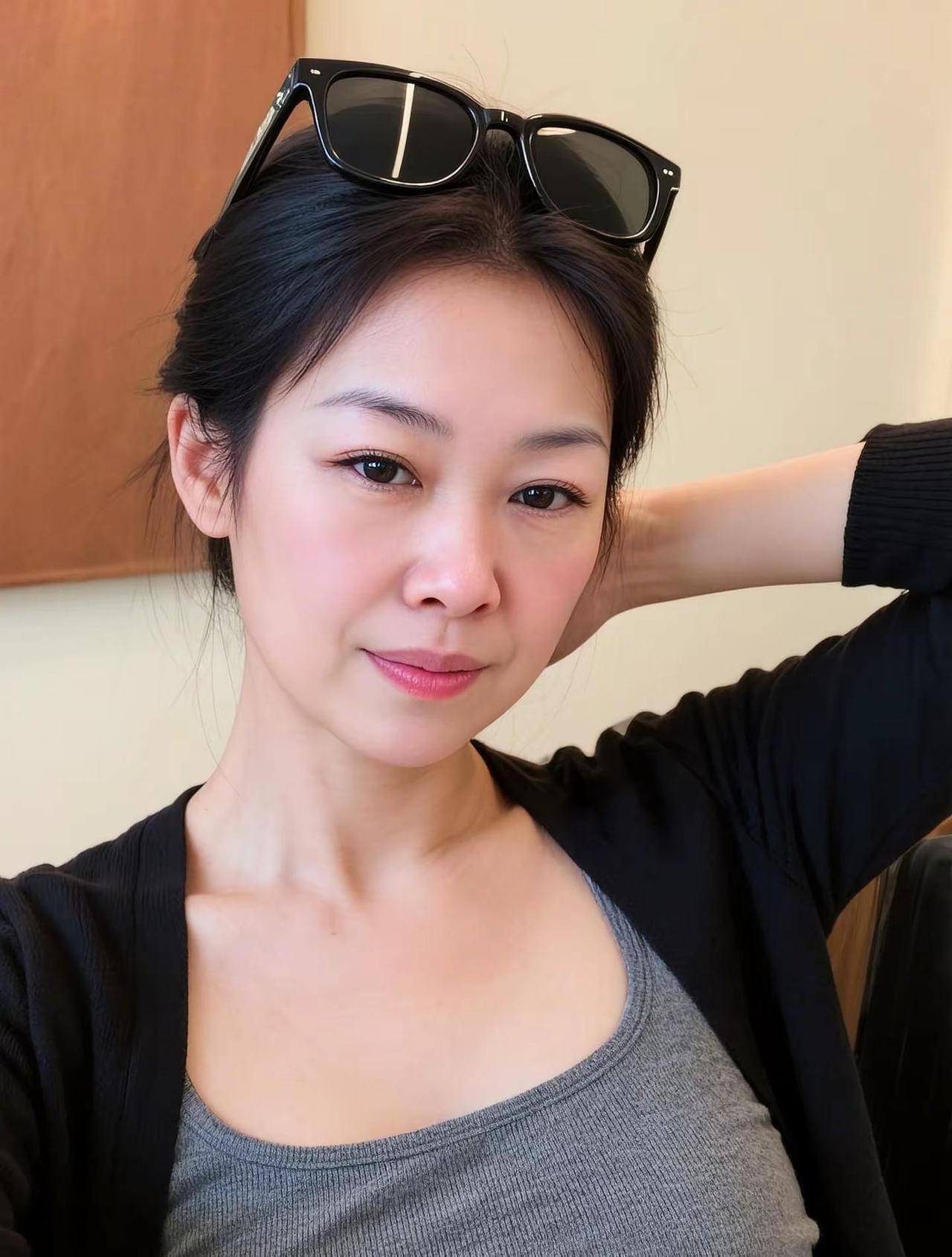 什么是贵人。AI韩系清冷写真感