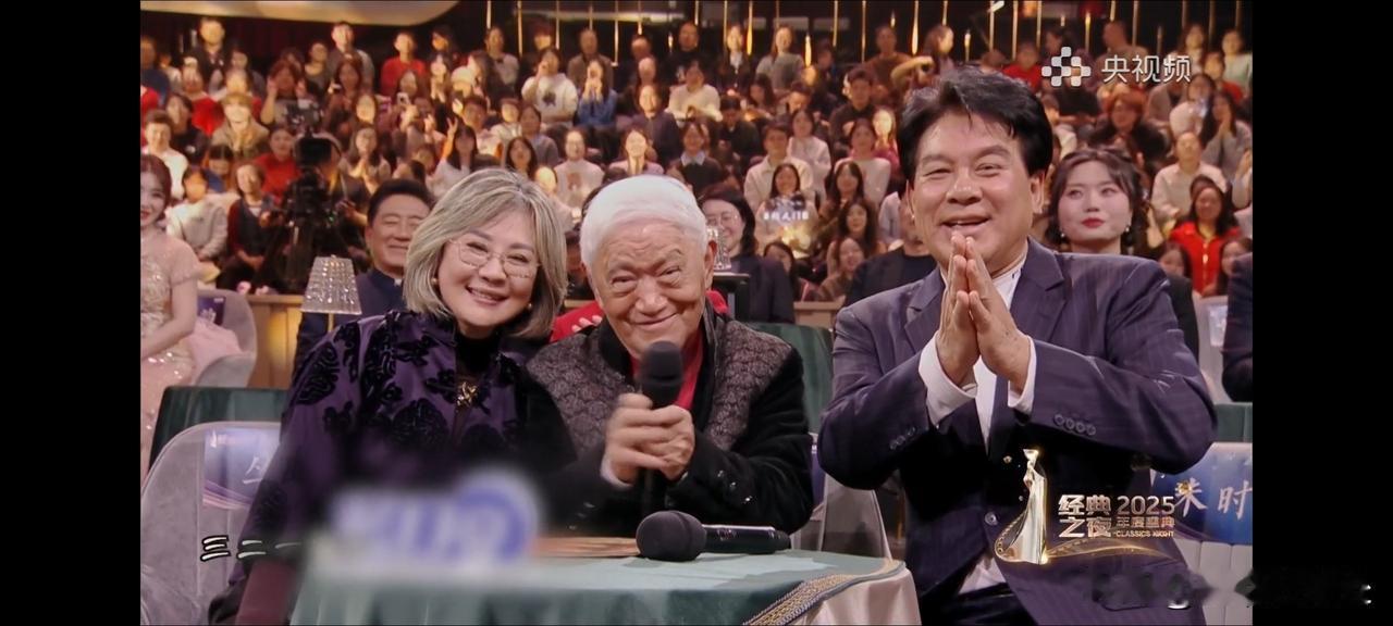 “老许，你要老婆不要？”
没想到，因为这句话，给饰演老郭这个角色的牛犇带来了多大