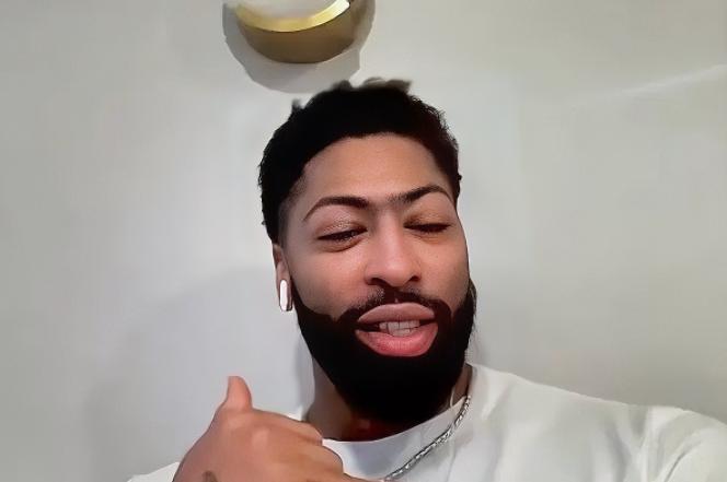 浓眉爆交易猛料：经纪人说被湖人送独行侠，我直接怼 “别扯了”！

今日，浓眉做客